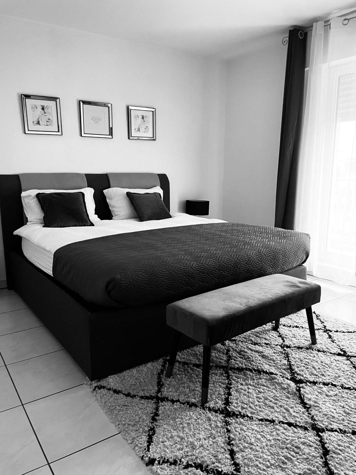 Luxury Penthouse Apartment With 3 Balconies -2 Bedrooms -Petrus View & Parking Lussemburgo Esterno foto